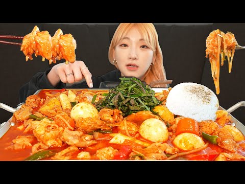 Видео: На железной доске есть жареный куриный суп + мукбанг дэчанг