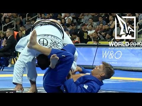 Видео: Николас Мерегали против Хелтона Хосе / Чемпионат мира 2019
