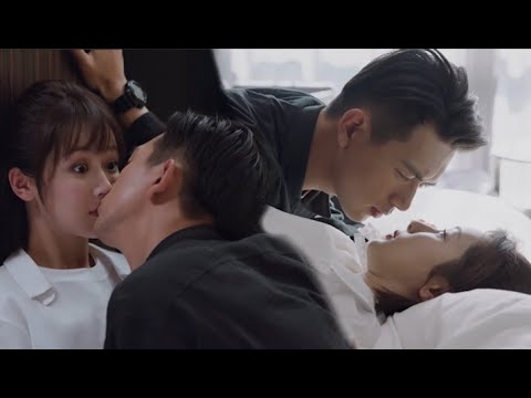 Видео: Настоящая сцена, когда тебя прижимают к стене и целуют, чтобы покраснеть до шеи, стоит посмотреть!