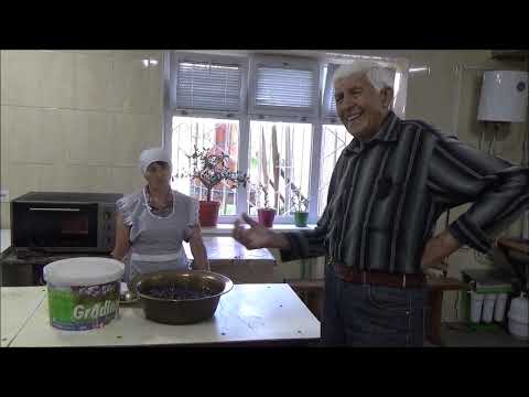 Видео: Приготовление орехового варенья. Часть II. Июнь 2025