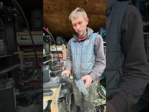 Видео: В чем различие моторчика задней форточки Крайслер Вояджер 3 от Крайслер вояджер 4