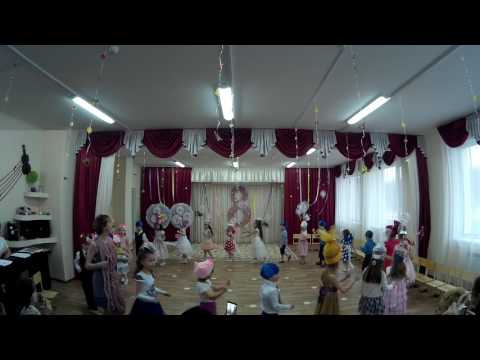 Видео: 8 МАРТА в 8 группе