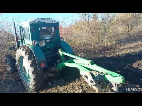 Видео: ПАХОТА ТРАКТОРА Т-40 З ПЛУГОМ В ТРИ КОРПУСА