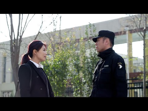 Видео: 💕Генеральный директор притворяется капитаном охраны, чтобы преследовать красивую женщину💕