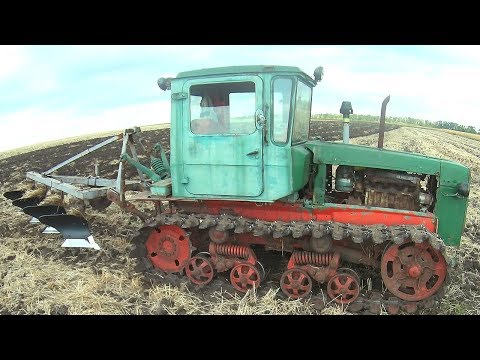 Видео: Трактор ДТ-75 и МТЗ-82 на вспашке поля после кукурузы, подсолнуха, ячменя #сельхозтехника