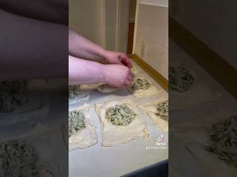 Видео: Вкусная и аппетитная молдавская выпечка-плацинды🇲🇩❤️ #вкусдетства #homebakery #moldova #yummy