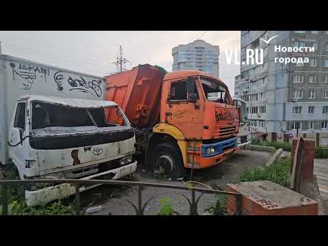 Видео: Заброшенный ТЦ «Приморье» на проспекте Красного Знамени облюбовали вандалы и бездомные