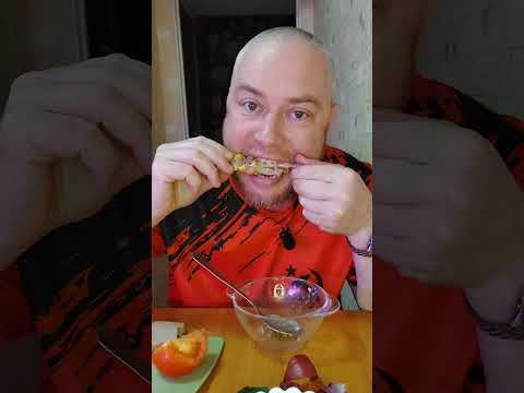 Видео: Греча с куриной ножкой из духовки. Огурец и помидор. Ням-ням. Всем мира и добра