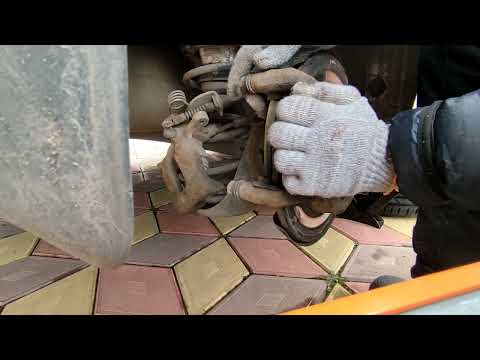 Видео: Задние тормозные диски и колодки Solaris