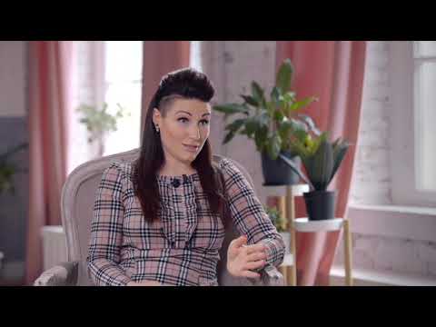 Видео: Екатерина Варнава  выясняет у стилиста КАК ПРАВИЛЬНО МЫТЬ ВОЛОСЫ Безопасные шампуни. Пилинг головы.