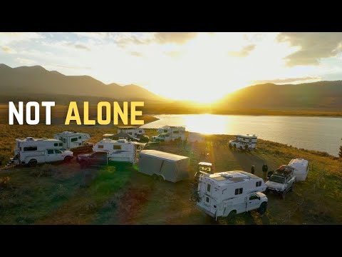 Видео: Я проехал 1600 км, чтобы встретиться с YouTube-блогерами Truck Camper — The Red Button Ramble