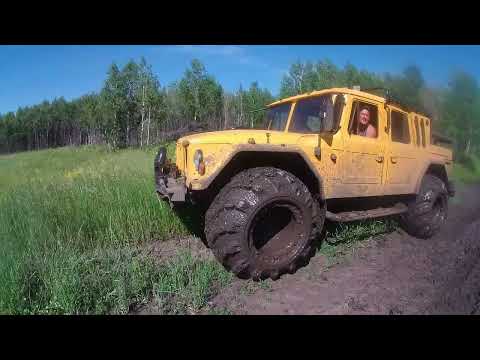 Видео: Джип на арочных колесах, Соболь 4х4 и Уазы в поисках грязи. Часть первая.