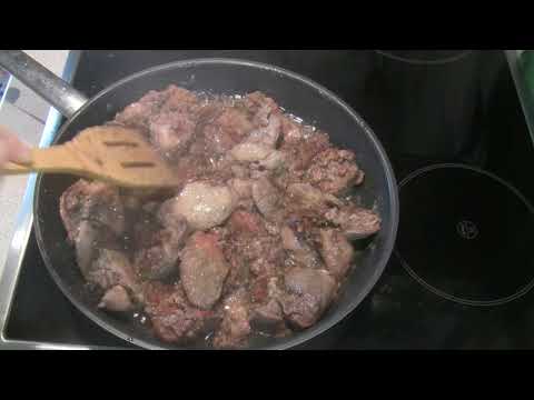 Видео: КАК БЫСТРО ПОЖАРИТЬ КУРИНУЮ ПЕЧЕНЬ С ЛУЧКОМ