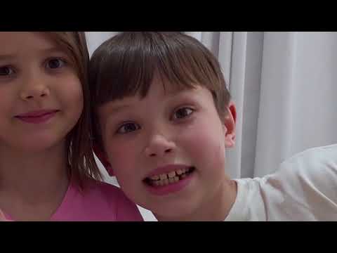 Видео: День вверх дном челлендж от Макс и Катя