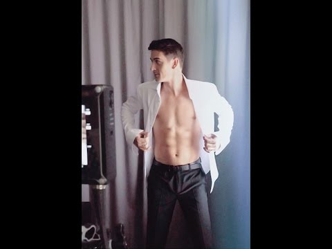 Видео: Харизматичный парень