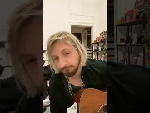 Видео: Женя Мильковский - Исподтишка (акустика)