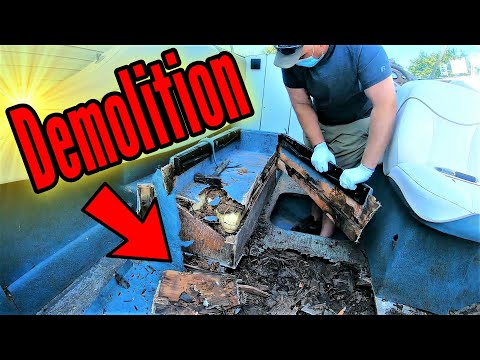 Видео: ГНИЛЫЙ пол и сиденье лодки Bayliner СНОС