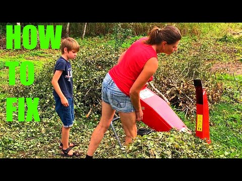 Видео: Сделайте это, и измельчитель никогда не забьется листьями.