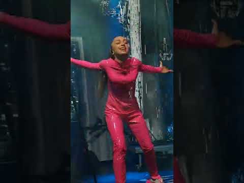 Видео: Мари Краймбрери - По городам live (Екатеринбург tele-club 05.11.2022)