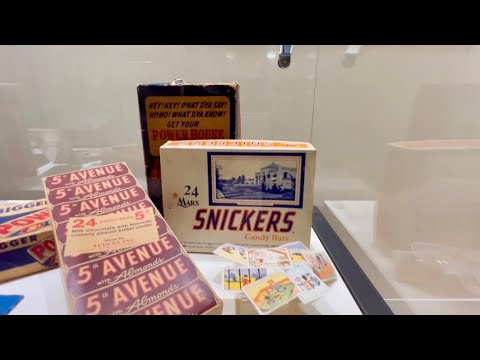 Видео: Snickers был леденцом? | Необычная коллекция фантиков и шоколадных коробок Royce