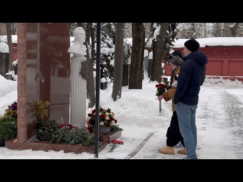 Видео: Купченко и друзья приехали на открытие памятника Василию Лановому ? Съёмка запрещена !!!  28.01.2024