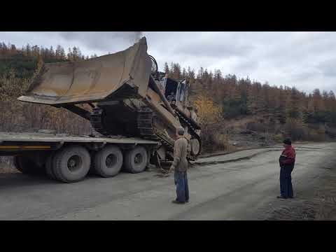 Видео: Заезд бульдозера т -35 на тралл .