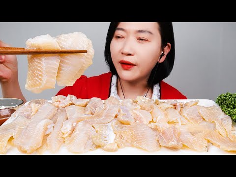 Видео: Корейская еда СТИНГРЕЙ САШИМИ мукбанг звуки еды
