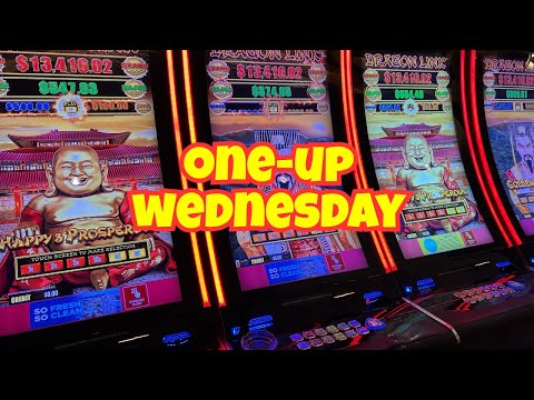 Видео: Один из нас танцует счастливый танец на Happy & Prosperous!💥