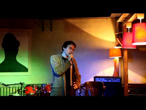 Видео: Дмитрий Воденников о счастье. Так дымно здесь...