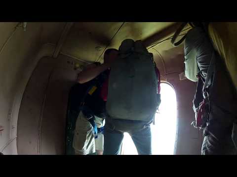 Видео: Как прыгнуть с парашютом (How to do a parachute drop)