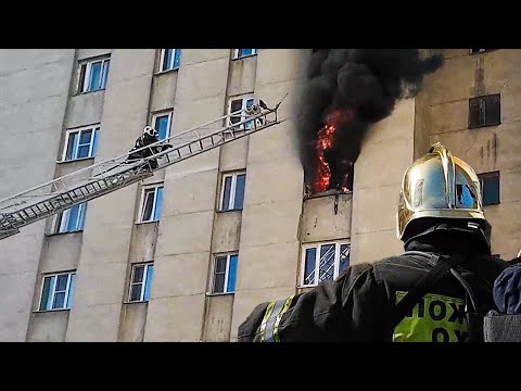 Видео: ГОРИТ КВАРТИРА, СПАСЕНИЕ ЛЮДЕЙ, ПОЖАР НА 5 ЭТАЖЕ.