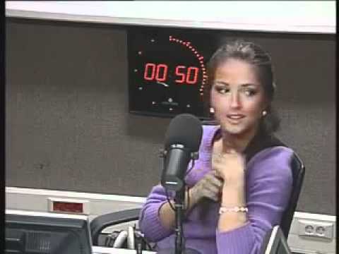 Видео: Нюша на Радио "Маяк" (Первый отряд) 2012