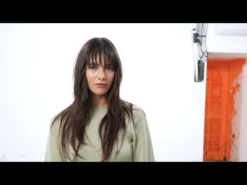 Видео: French Layers на длинные волосы – пошаговый урок с живой челкой