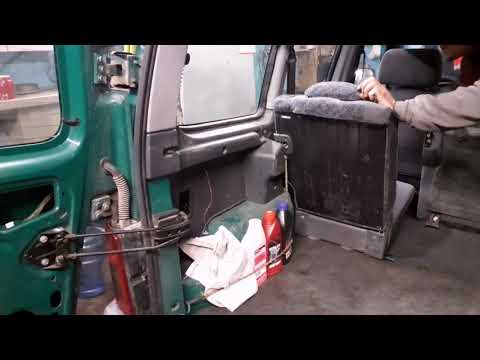 Видео: Независимый обзор Citroen Berlingo 1,4