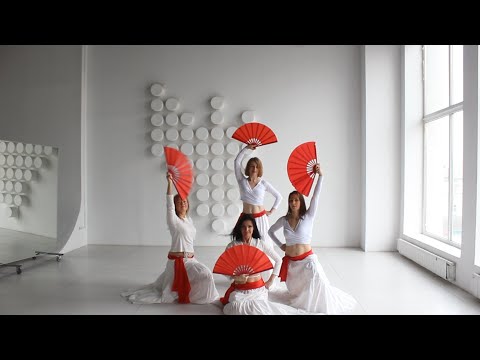 Видео: Танец с веерами