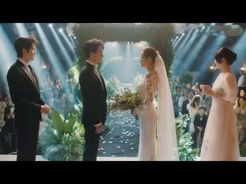 Видео: На свадьбе красавец-доктор смотрел на нее с любовью и фантазировал о том, как женится на Золушке.