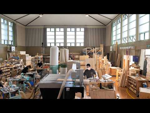 Видео: Удивительный процесс изготовления деревянной книжной полки в заброшенной школе