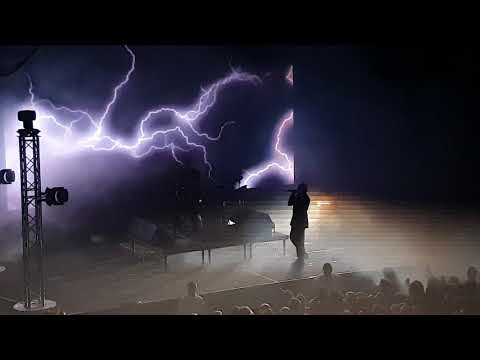 Видео: IC3PEAK - Malysh (Babe) | Таблетки (Tabletki - Pills) - Live @ Glavclub, Moscow 2019|12|5