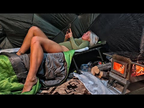 Видео: СПЕКОТНІ ПРИГОДИ В МОРОЗНУ НІЧ! Зимовий кемпінг та бушкрафт! Ловля щуки! Рибалка на спінінг 2023