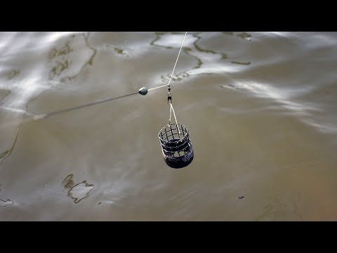 Видео: Вот и карась попёр, зимняя рыбака на уловистую фидерную снасть