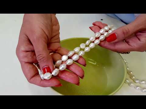 Видео: Как чистить натуральный и искусственный жемчуг? Как самому почистить жемчуг?