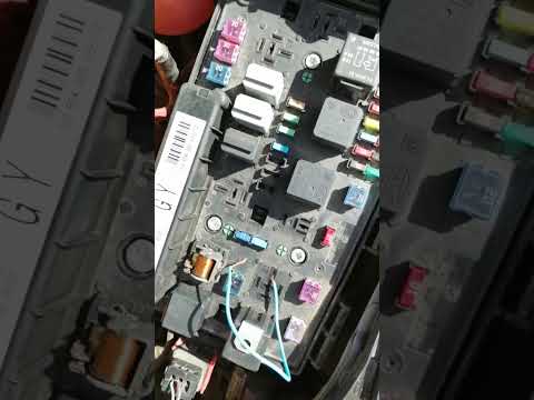 Видео: Проверка компрессора кондиционера и 1,2 скорости вентилятора. Опель Астра Н