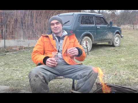 Видео: Перекопую грунт.Як не вбити спину копанням?