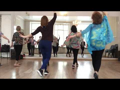 Видео: Цыганский танец спиной