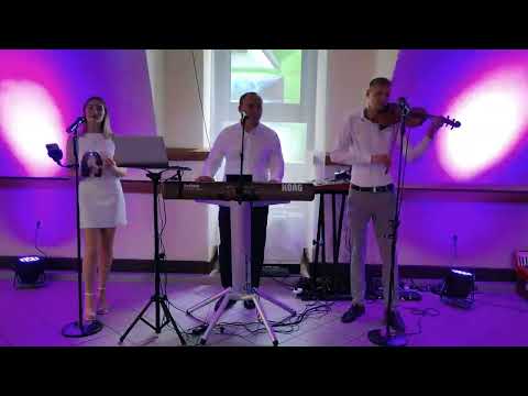 Видео: "Ой, на горі білий камінь, сидить на нім жених п'яний." Гурт Едельвейс