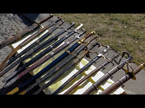 Видео: Блошиный Рынок в Тбилиси - Кавказские Кинжалы, Грузинские Мечи и много рогов!