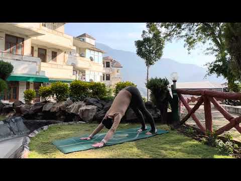 Видео: Йога комплекс 30 минут на всё тело