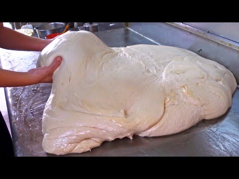 Видео: Блины с зеленым луком,приготовление жареных хлебных палочек, пельмени Сяо Лун Бао Taiwan Street Food
