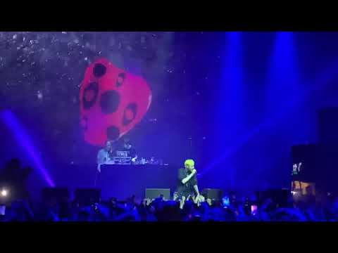 Видео: Pyrokinesis -  Я приду к тебе с клубникой в декабре (Arena Moscow 05.03.2021)