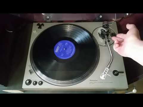 Видео: Technics SL-1700 проигрыватель виниловых пластинок